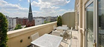 Weichert Suites At Andover House *