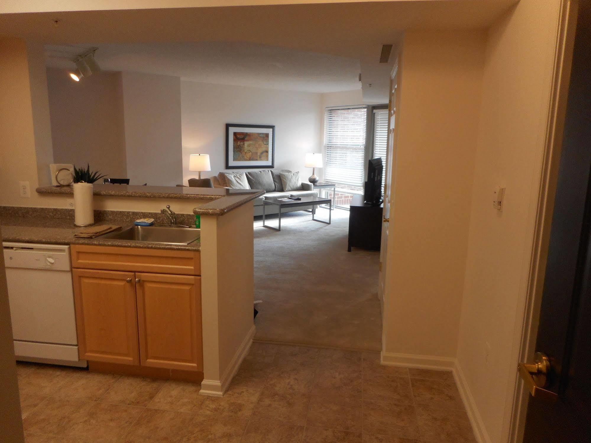 Weichert Suites At Andover House * Washington